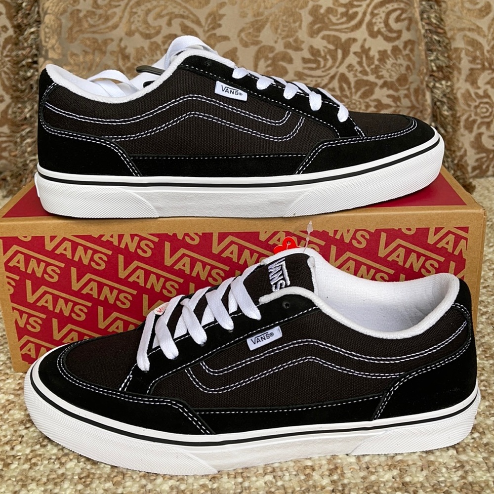 Vans Bearcat Black/White Men’s Bearcat
Black/White
VN000DT2BZW
Sneakers